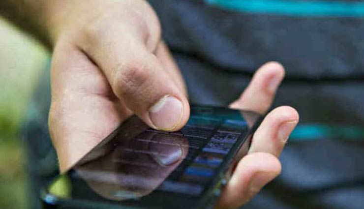 कश्मीर को सरकार ने दिया नए साल का तोहफा, आधी रात से SMS सुविधा बहाल, इंटरनेट भी शुरू 