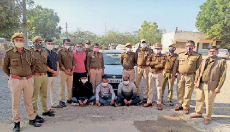 जोधपुर : अफीम की तस्करी का अनोखा तरीका, मिली गाड़ी की बैकलाइट में टेप से चिपकी