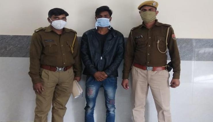 कोटा : पुलिस ने बाइक सवार से बरामद किया साढ़े 3 किलो गांजा, आरोपी से पूछताछ जारी 