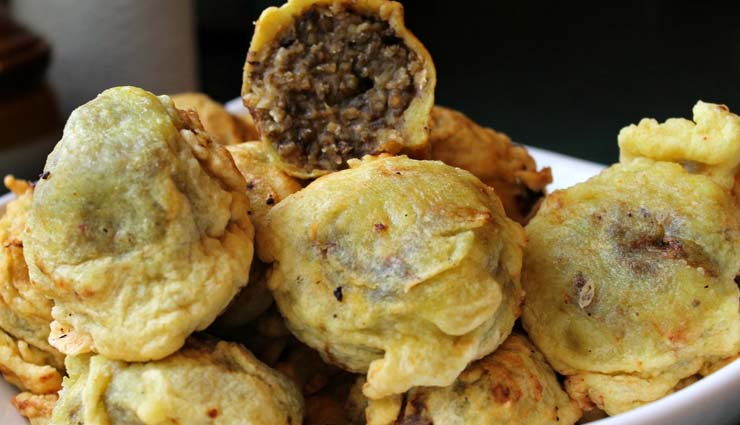 kerala,snacks to try in kerala,famous snacks of kerala,kerala famous food,parripu vada,neyyappam,achappam,ulli vada,vattayappam