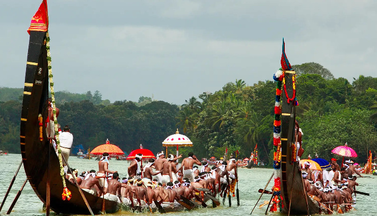 भारत के बेहतरीन पर्यटन स्थलों में से एक है एलेप्पी, जानें यहां घूमने की खास वजहें alleppey tourist attractions,best places to visit in alleppey,alleppey backwaters,houseboats in alleppey,alleppey travel guide,top destinations in kerala,venice of the east,vembanad lake alleppey,kumarakom bird sanctuary,snake boat race alleppey,best time to visit alleppey,alleppey tourism highlights