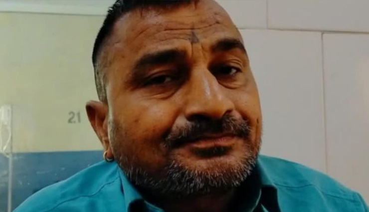 UP: सांप ने काटा तो अधेड़ व्यक्ति ने गुस्से में उसे ही खा लिया, इलाके में मचा हड़कंप