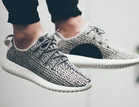 5 Ways To Maintain Life of Your Sneakers