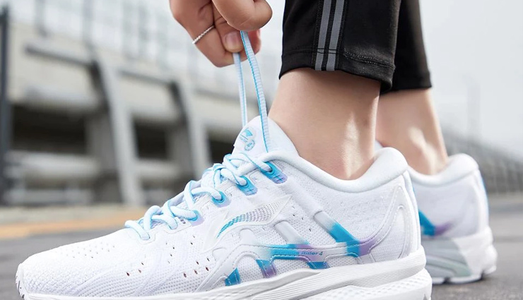 footwear every girls should have in her closet,types of footwear,fashion trends,fashion tips