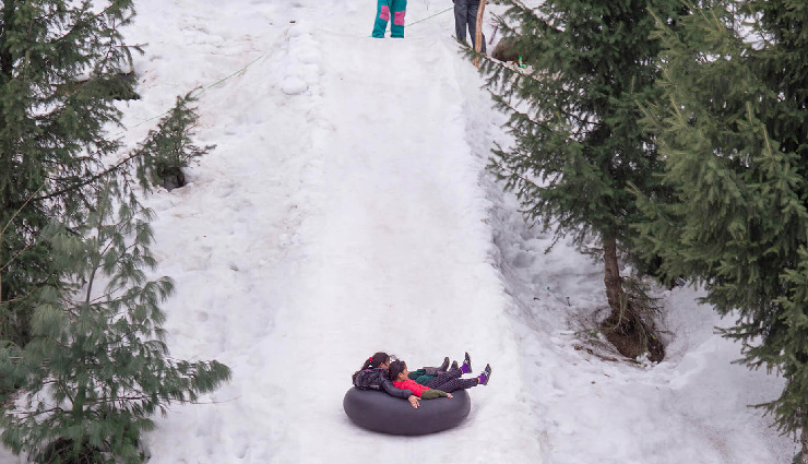 things to do in manali,manali winter activities,manali february,skiing in solang valley,paragliding manali,rohtang pass,hadimba devi temple,old manali,vashisht hot springs,naggar castle,tibetan monasteries,local cuisine manali