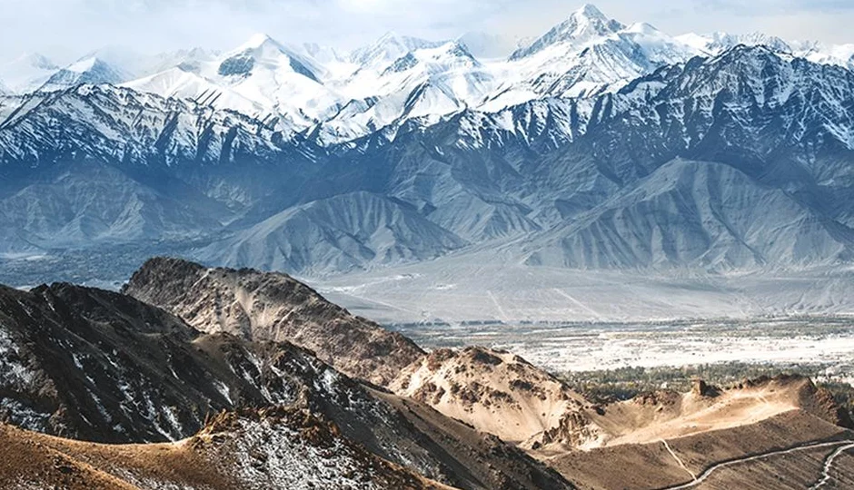 उत्तर भारत में ठंड ने दी दस्तक, दक्षिण में मूसलाधार बारिश का अलर्ट; हिमालय पर बर्फबारी से मौसम में बड़ा बदलाव