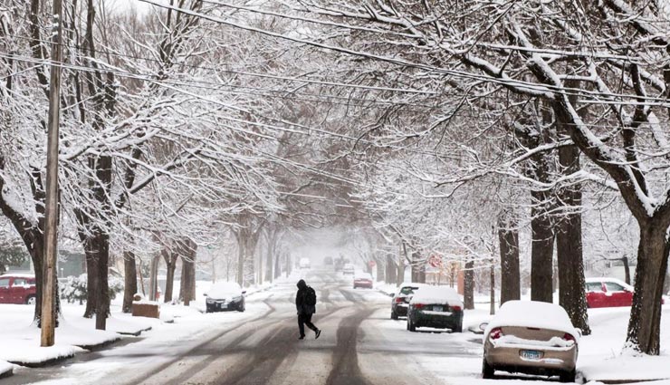 अमेरिका में हुई जबरदस्त बर्फबारी, रद्द कर दी गई 760 से ज्यादा उड़ानें