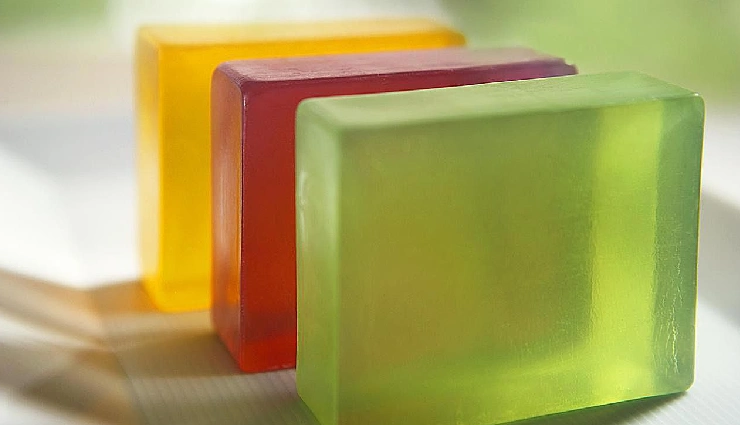 winter skincare tips,dry skin remedies,flaky skin treatment,natural skin hydration,skincare routine for winter,itchy skin relief,healthy winter skin,cold weather skincare,how to treat dry skin,skin care for all types,simple skincare tips,seasonal skin care,glowing skin in winter,best practices for dry skin