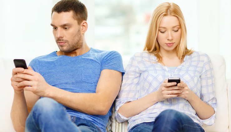 11 Social Media Habits That are Ruining Relationships