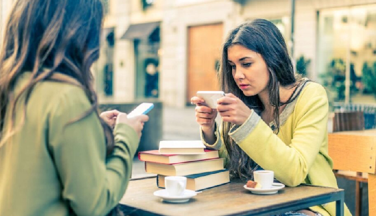 socially conscious person,how to be socially conscious,social awareness tips,develop social consciousness,increase social awareness