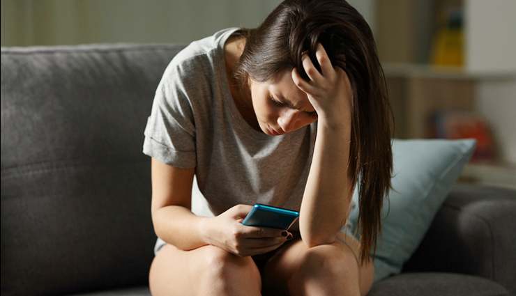 आपके दिमाग को खत्म कर देगा सोशल मीडिया का तनाव, जानें कैसे करें अपना बचाव social media tension,tips to get rid of social media tension,relationship tips,relationship