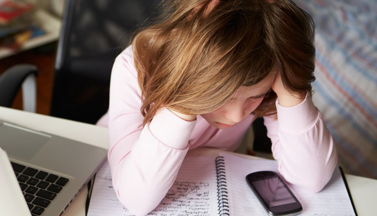 mpact of social media on mental well-being,finding balance: real life vs. social media,social media addiction recovery tips,managing fomo (fear of missing out),digital detox benefits for better sleep,mindfulness practices in the age of social media,creating healthy boundaries with social media,reconnecting with the offline world,encouraging digital wellness in your community,parenting tips: raising kids in a social media age