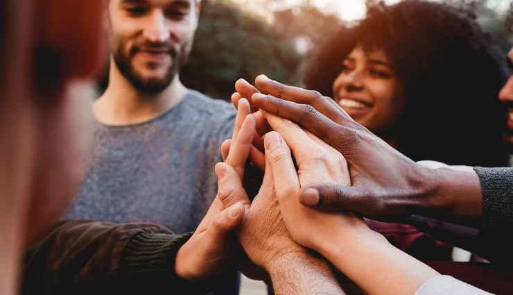 toxic girlfriends,signs of a bad girlfriend,characteristics of unhealthy relationships,identifying a problematic partner,dealing with a clingy girlfriend,possessive girlfriend traits,opportunistic relationships,apology issues in relationships,dealing with a perpetual complainer,indecisiveness in relationships,domineering girlfriend behavior,coping with an opinionated partner,trust issues in relationships,passive-aggressive behavior in girlfriends,recognizing problematic relationship dynamics