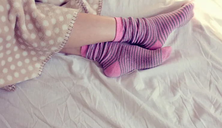 do not make the mistake of sleeping wearing socks in winter these problems may come,Health,healthy living