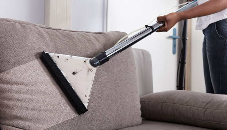 4 Easy Ways To Clean Sofa At Home, How To Clean Sofa At Home With Vacuum Cleaner