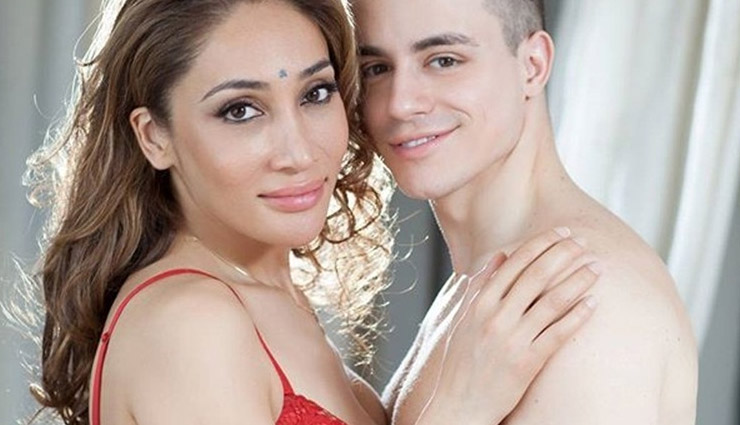 Sofia Hayat Breaks Her Marriage With Her Husband