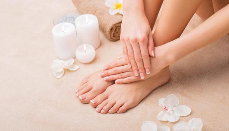6 Effective Home Remedies To Get Soft Feet During Winters