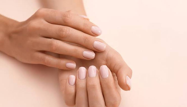 Easy Tips To Keep Hands Soft During Winters