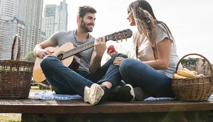 7 Creative Ways To Soft Launch Your Relationship