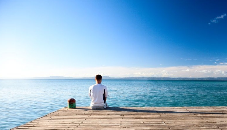 emotional distance in relationships,emotionally distant partner,lack of emotional intimacy,relationship issues,emotional disconnection,signs of emotional distance,rebuilding intimacy,emotional closeness,communication problems in relationships,relationship advice