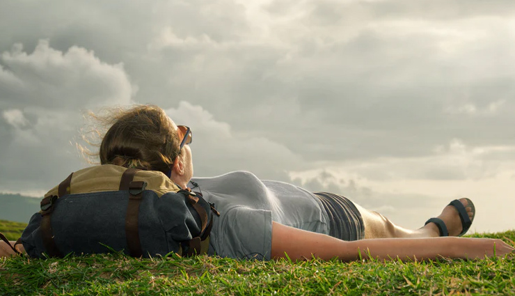 कर रहें हैं सोलो ट्रिप की प्लानिंग, इन बातों का ध्यान रखेंगे तो रहेंगे खुश 