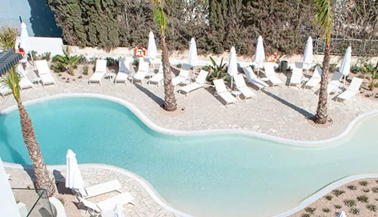 spain hotel,spain first all women hotel,som dona hotel,weird news in hindi