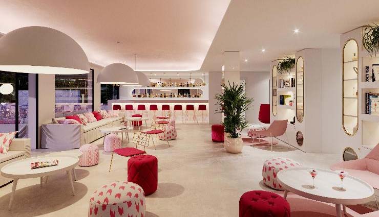 spain hotel,spain first all women hotel,som dona hotel,weird news in hindi