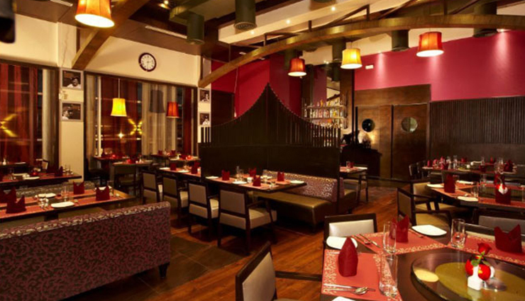 celebrities restaurant  interior