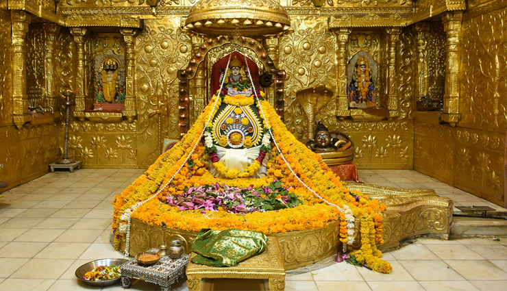 temples of gujarat,famous temples of gujarat,dwarkadhish temple,akshardham complex,laxmi vilas palace,palitana temples,sardar sarovar dam,naramad river bridge,statue of unity,porbandar,kutch,dwarka,travel,holidays,travel guide,gujarat tourism,tourist places in gujarat