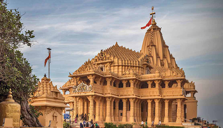 top temples to visit in gujarat,must-see famous temples in gujarat,tourist attractions: temples in gujarat,gujarat iconic temples for visitors,exploring the renowned temples of gujarat,best religious sites to visit in gujarat,gujarat popular temples for tourists,historical and cultural temples in gujarat,temples of significance to explore in gujarat,gujarat famous temples and their significance