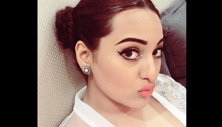 Kareena Kapoor Khan,deepika padukone,priyanka chopra,sunny leone,alia bhatt,sonam kapoor,sonakshi sinha,sonakshi sinha,bollywood pouts