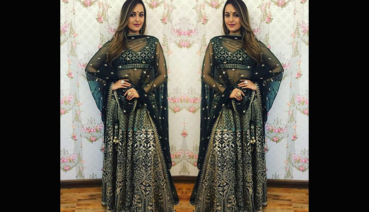 dusshera special,dusshera special 2017,bollywood inspired ethnic dress,trending ethnic dresses,dress for festival,fashion tips