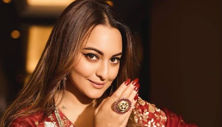 2 News : सोनाक्षी ने इंस्टाग्राम पर बताई ‘तिलस्मी बाहें’ गाने की कहानी, जैकलीन ने शेयर की कान्स फेस्टिवल की तस्वीरें