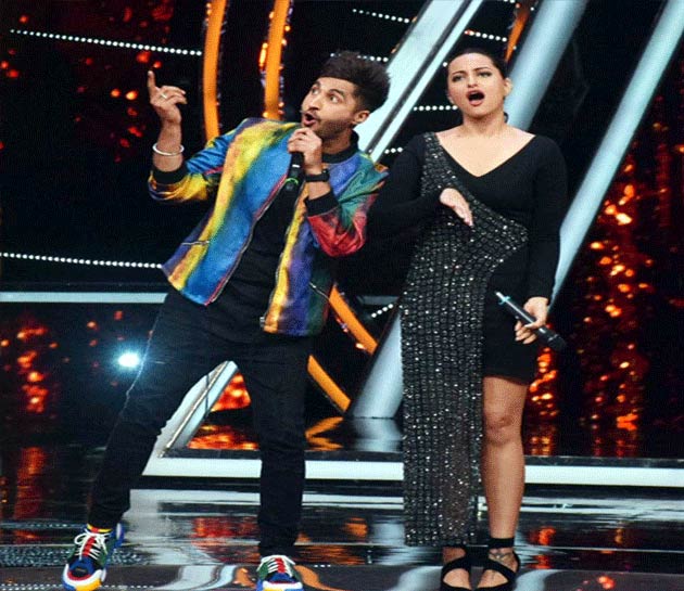 'इंडियन आइडल 10' के सेट पर सोनाक्षी सिन्हा ने अपने घर के नाम से जुड़े एक राज का किया खुलासा, बताई यह बात bollywood,sonakshi sinha,indian idol 10