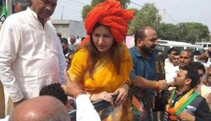 नहीं लगाए 'भारत माता की जय' के नारे, BJP प्रत्याशी सोनाली फोगाट बोली - PAK से आए हो क्या 
