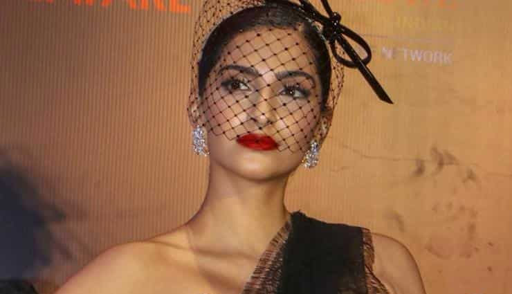 सोनम कपूर ने बदला नाम, जोया का प्रचार शुरू