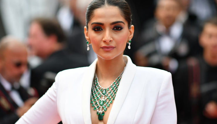 नेपोटिज्म पर सोनम कपूर, कहा- पिता ने किसी को मेरा नंबर नहीं दिया 