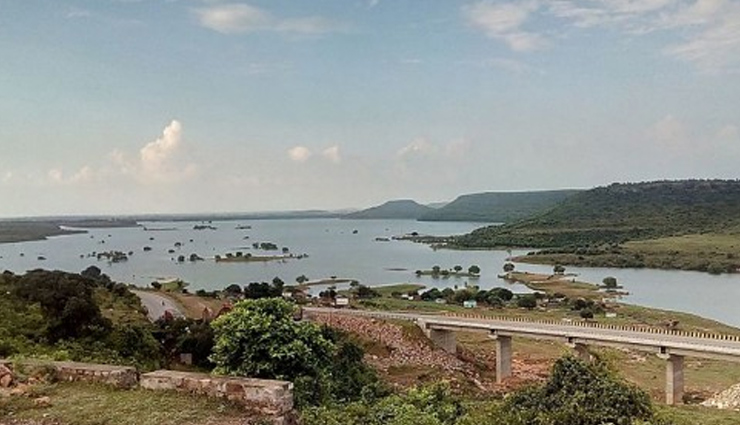 monsoon,tourist destinations in uttar pradesh,holidays in monsoon,monsoon travel tips