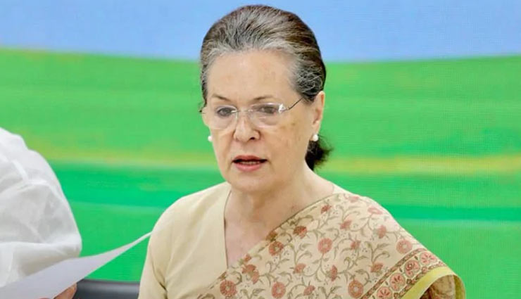 शिवसेना को समर्थन देने पर बटी कांग्रेस, सोनिया गांधी के घर मंथन जारी 