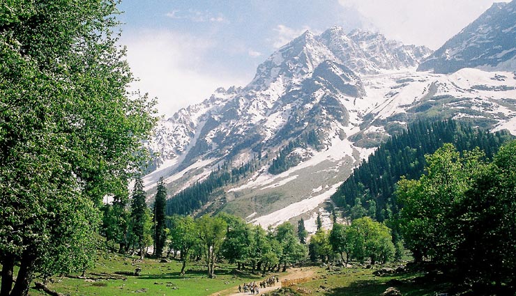 tourist places,indian tourist places,beautiful tourist places,snowfall destination