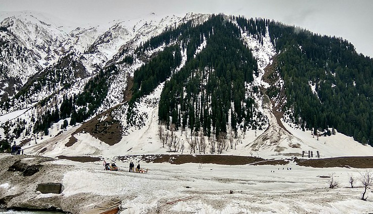 sonamarg tourism,travel guide,sonamarg travel guide,sonamarg,places to visit in sonamarg,travel,holidays,winter,snowfall,travel guide