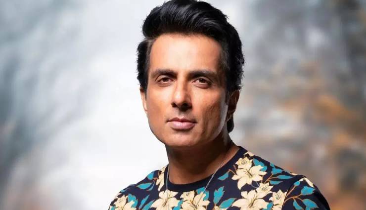 priyanka chopra,actress priyanka chopra,priyanka bollywood,priyanka hollywood,priyanka tiger,sonu sood,actor sonu sood,sonu sood whatsapp