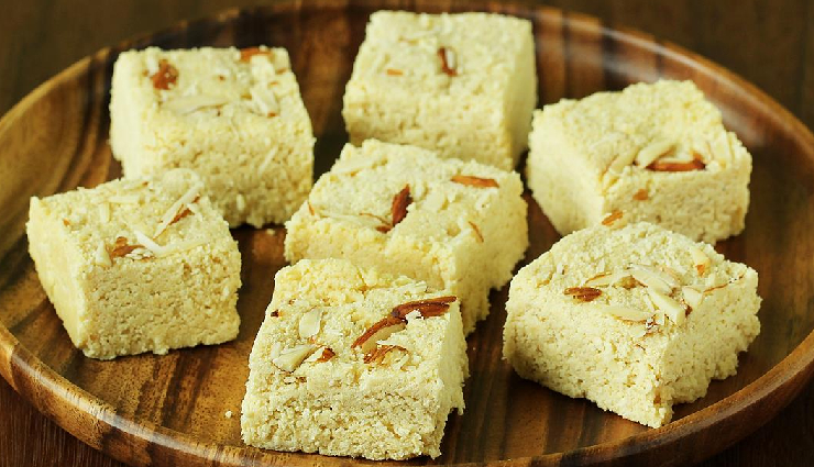 सूजी की बर्फी को किसी प्रकार से नहीं मानें कम, जो खा ली एक बार तो बना लेगी दिल में घर #Recipe sooji ki barfi recipe,tasty sooji ki barfi,sooji ki barfi sweet recipe,fantastic taste sooji barfi,sooji barfi dessert recipe,indian sweet sooji barfi,sooji ki barfi delicious recipe,homemade sooji barfi,quick sooji barfi recipe,sooji ki barfi easy recipe