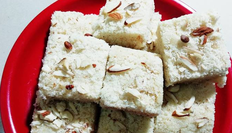 सूजी-नारियल की बर्फी : मीठे की क्रेविंग को शांत करने के लिए है बढ़िया चीज, परिवार पर चल जाएगा जादू #Recipe sooji and nariyal barfi,sooji and nariyal barfi sweet dish,sooji and nariyal barfi tasty,sooji and nariyal barfi delicious,sooji and nariyal barfi craving,sooji and nariyal barfi ingredients,sooji and nariyal barfi recipe,sooji and nariyal barfi family