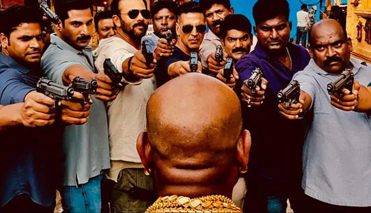 'सूर्यवंशी' की शूटिंग के दौरान अक्षय कुमार ने तान दी फाइट मास्टर पर पिस्तौल, तस्वीर हुई वायरल 