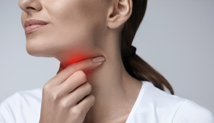 गले की खिच-खिच से हैं परेशान, इन 5 आसान तरीकों से मिलेगा आराम