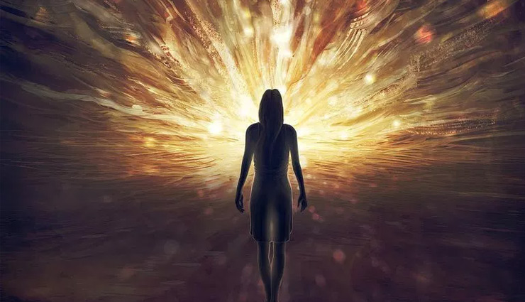 आत्महत्या के बाद भटकती रहती है अतृप्त आत्मा, नहीं मिल पाती है मानसिक शांति 