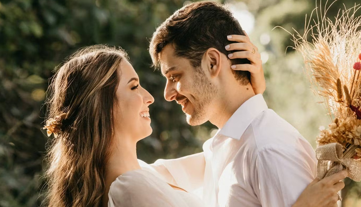 signs of soulmate arrival,soulmate entering your life soon,signs your soulmate is coming,predictors of meeting your soulmate,soul connection signs,anticipating your soulmate arrival,soulmate manifestation signs,indicators of imminent soulmate encounter,signs your soulmate is near,soulmate attraction signals