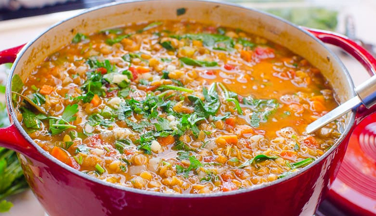 vegan lentils and spinach soup,soup recipe,lentils soup,healthy recipe,valentines day recipe