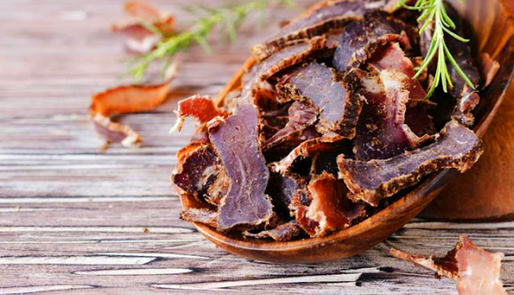 traditional south african dishes,south african dishes,famous south african dishes,biltong,boerewors,bokkoms,bobotie,koeksisters